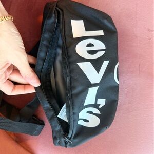 Levis mini crossbody